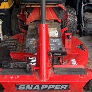 SNAPPER Lawn mower . (Need Blade)